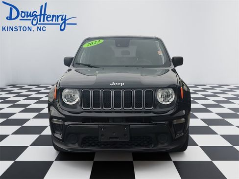 Used 2023 Jeep Renegade Latitude image 8