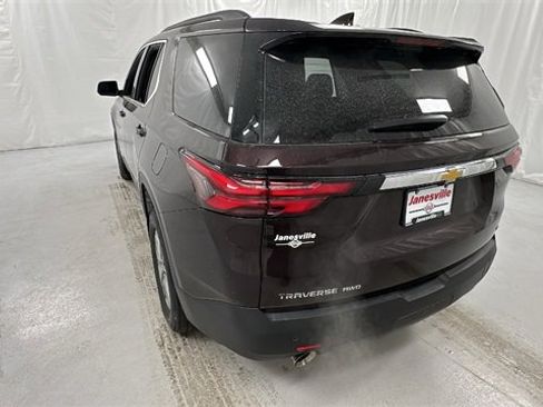 Used 2023 Chevrolet Traverse LT image 5