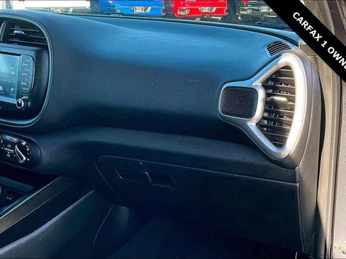 Used 2021 Kia Soul LX image 25