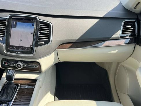 Used 2016 Volvo XC90 T6 Momentum w/ Momentum Plus Package AWD/4WD image 20
