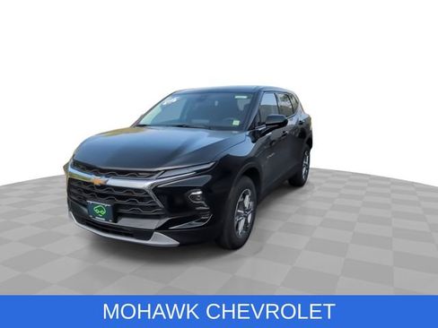 Certified 2025 Chevrolet Blazer LT w/ Driver Confidence Package AWD/4WD image 3
