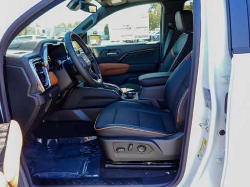 New 2026 GMC Canyon AT4 w/ Technology Plus Package AWD/4WD image 13