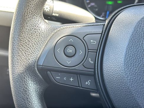 Used 2022 Toyota RAV4 XLE AWD/4WD image 22