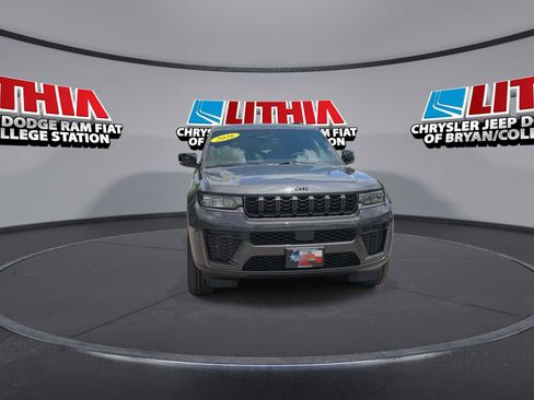 New 2026 Jeep Grand Cherokee Altitude RWD image 3