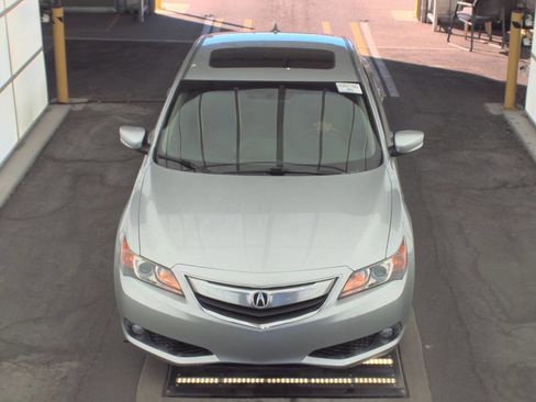 Used 2014 Acura ILX w/ Technology Package image 2