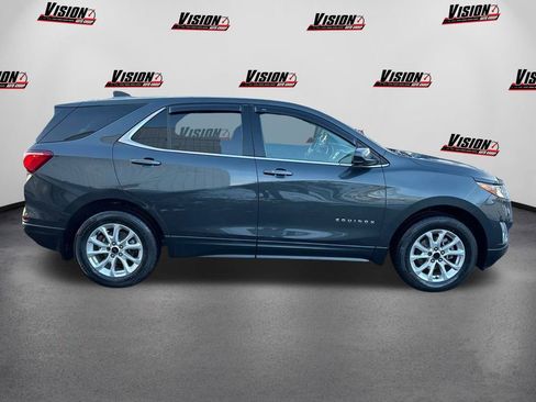 Used 2020 Chevrolet Equinox LT w/ Driver Convenience Package image 4