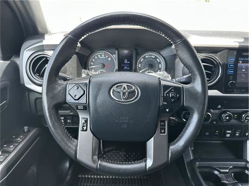 Used 2019 Toyota Tacoma TRD Sport w/ Technology Package AWD/4WD image 19