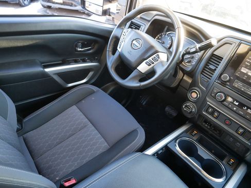 Certified 2024 Nissan Titan SV w/ SV Convenience Package image 9