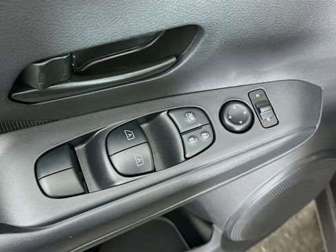 Used 2024 Nissan Kicks S image 15