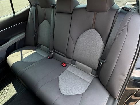 Used 2019 Toyota Camry LE FWD image 22