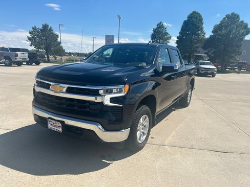 Used 2025 Chevrolet Silverado 1500 LT AWD/4WD image 1