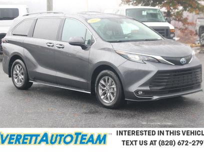 Used 2025 Toyota Sienna XLE