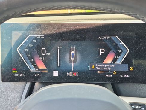 Used 2024 BMW iX xDrive50 w/ Premium Package AWD/4WD image 20