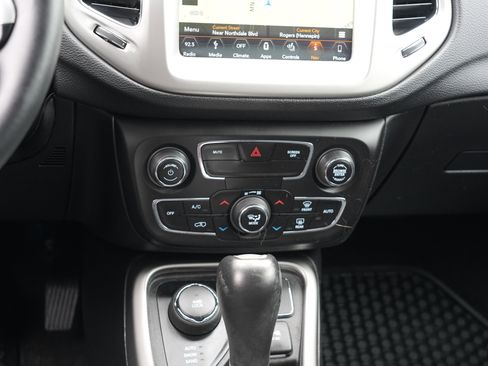 Used 2019 Jeep Compass Latitude w/ Popular Equipment Group image 23