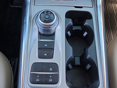 Certified 2022 Ford Explorer XLT w/ Equipment Group 202A image 27