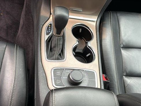 Used 2017 Jeep Grand Cherokee Limited AWD/4WD image 23