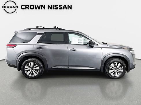New 2026 Nissan Pathfinder SL image 4