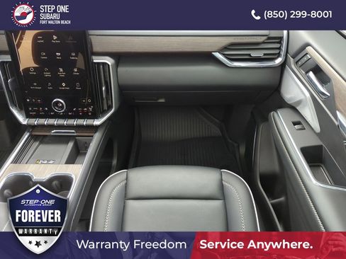 Used 2025 GMC Acadia Denali w/ Super Cruise Package AWD/4WD image 16