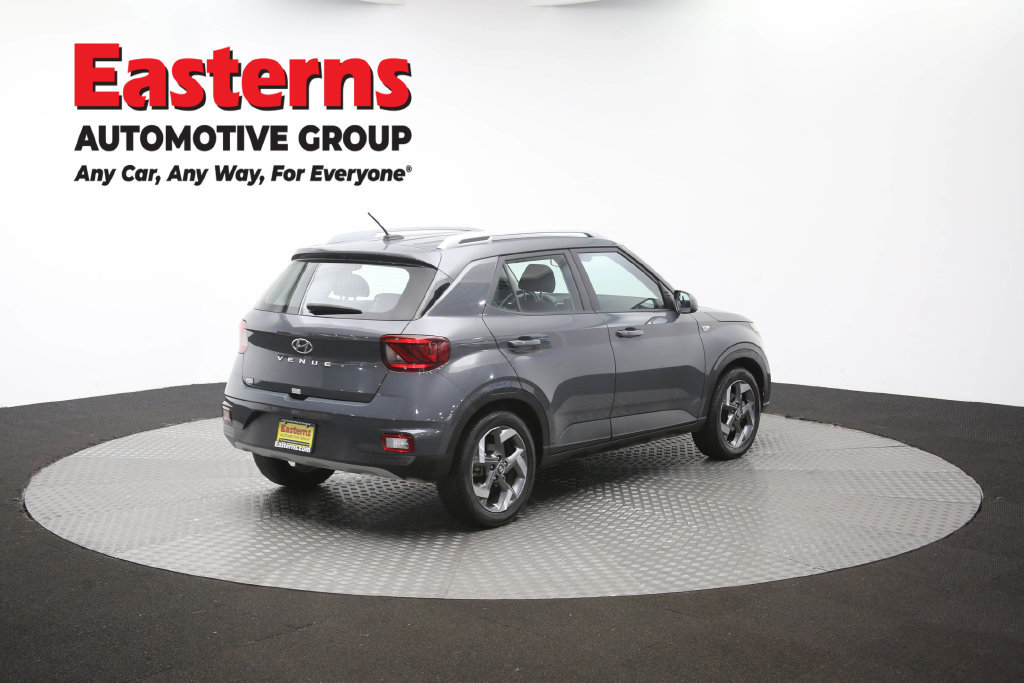 Used 2025 Hyundai Venue SEL FWD image 42