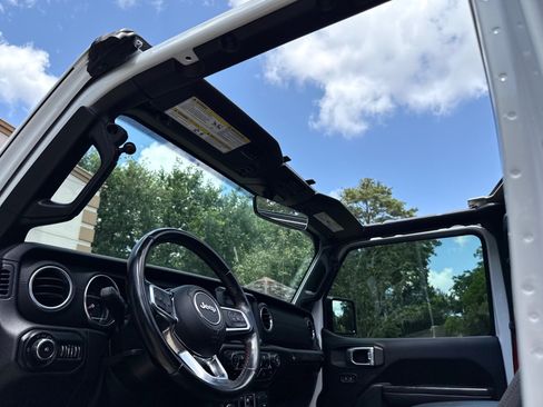Used 2020 Jeep Wrangler Unlimited Rubicon w/ Quick Order Package 28Y Recon AWD/4WD image 25