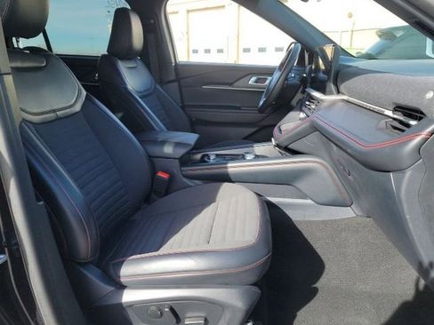 Used 2025 Ford Explorer ST-Line w/ ST-Line Street Pack image 10