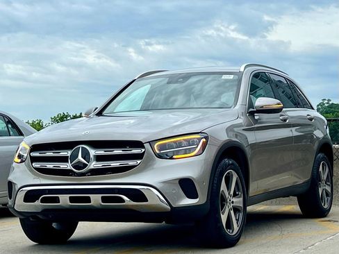 Used 2022 Mercedes-Benz GLC 300 4MATIC image 4