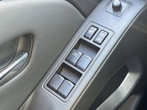 Used 2024 Nissan Frontier SV w/ SV Convenience Package image 25