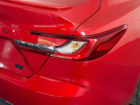 Used 2025 Toyota Camry SE w/ Convenience Package FWD image 34