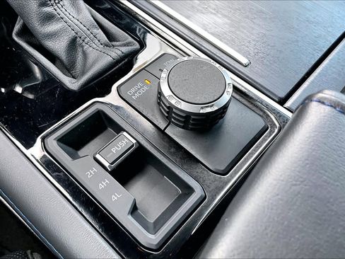 Certified 2025 Toyota Tundra Platinum image 34