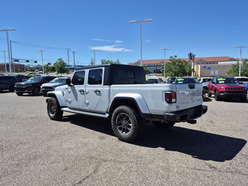 Used 2022 Jeep Gladiator Overland w/ Popular Equipment Package AWD/4WD image 3