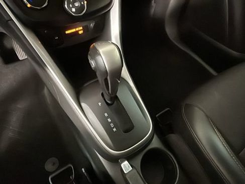 Used 2021 Chevrolet Trax LT FWD image 20