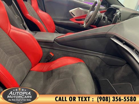 Used 2025 Chevrolet Corvette Z06 RWD image 11