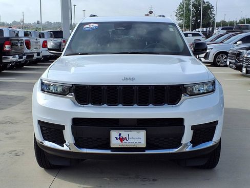 Used 2024 Jeep Grand Cherokee L Laredo RWD image 4
