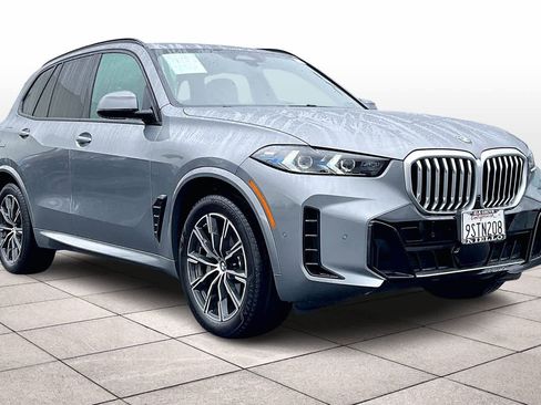 Used 2025 BMW X5 xDrive40i w/ M Sport Package image 2