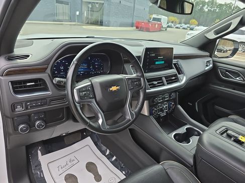 Used 2023 Chevrolet Suburban Premier image 21