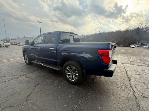 Used 2018 Nissan Titan SL w/ Chrome Package image 5