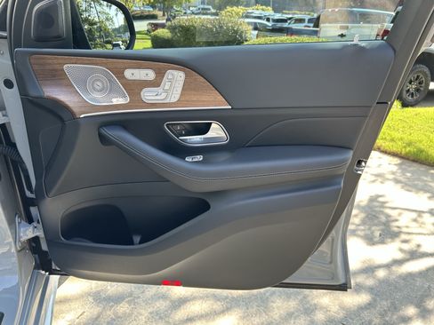 Certified 2025 Mercedes-Benz GLS 450 4MATIC image 50