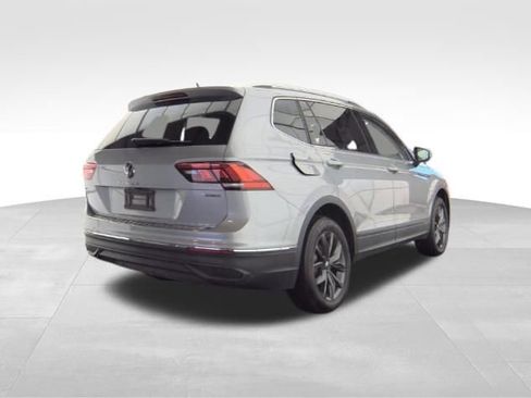 Used 2022 Volkswagen Tiguan SE image 4