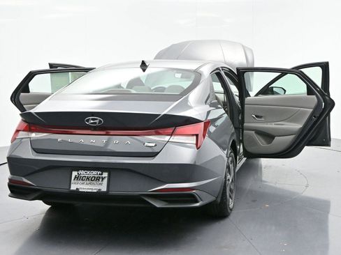 Used 2023 Hyundai Elantra SEL image 38