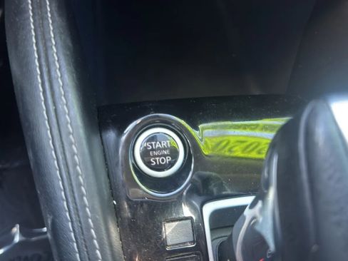 Used 2020 Nissan Kicks SR FWD image 28