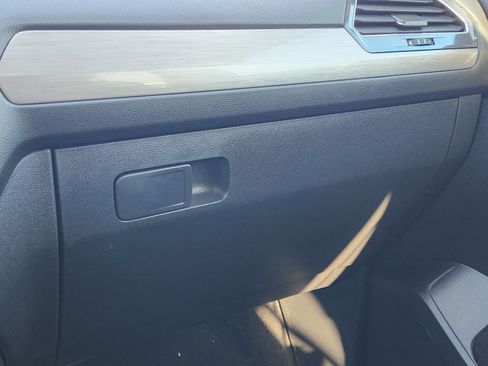 Used 2020 Volkswagen Tiguan SE w/ Panoramic Sunroof Package image 23