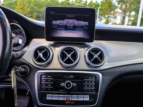 Used 2019 Mercedes-Benz GLA 250 image 13