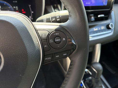 Used 2024 Toyota Corolla Cross XLE w/ Convenience Package image 26