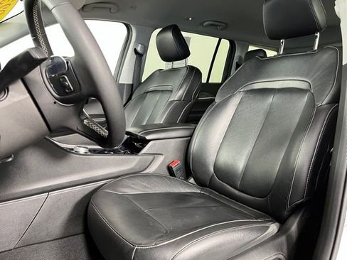 Used 2023 Jeep Grand Cherokee L Limited w/ Black Appearance Package image 14