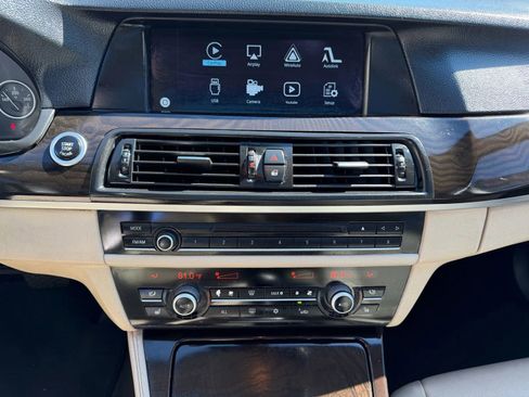 Used 2011 BMW 535i xDrive Sedan image 12