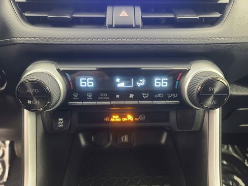Used 2025 Toyota RAV4 XLE image 34