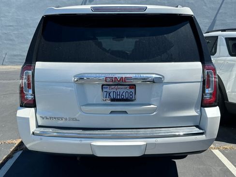 Used 2015 GMC Yukon XL Denali w/ Premium Package AWD/4WD image 5