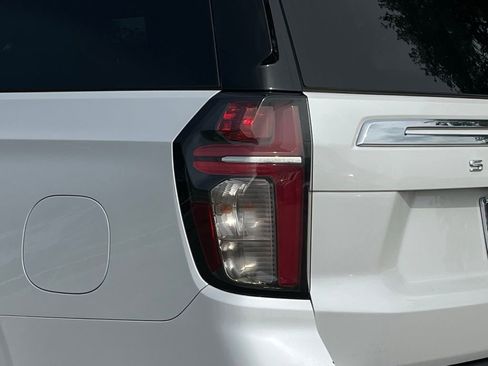 Used 2022 Chevrolet Suburban Premier RWD image 12