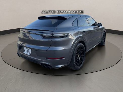 Used 2022 Porsche Cayenne GTS image 6