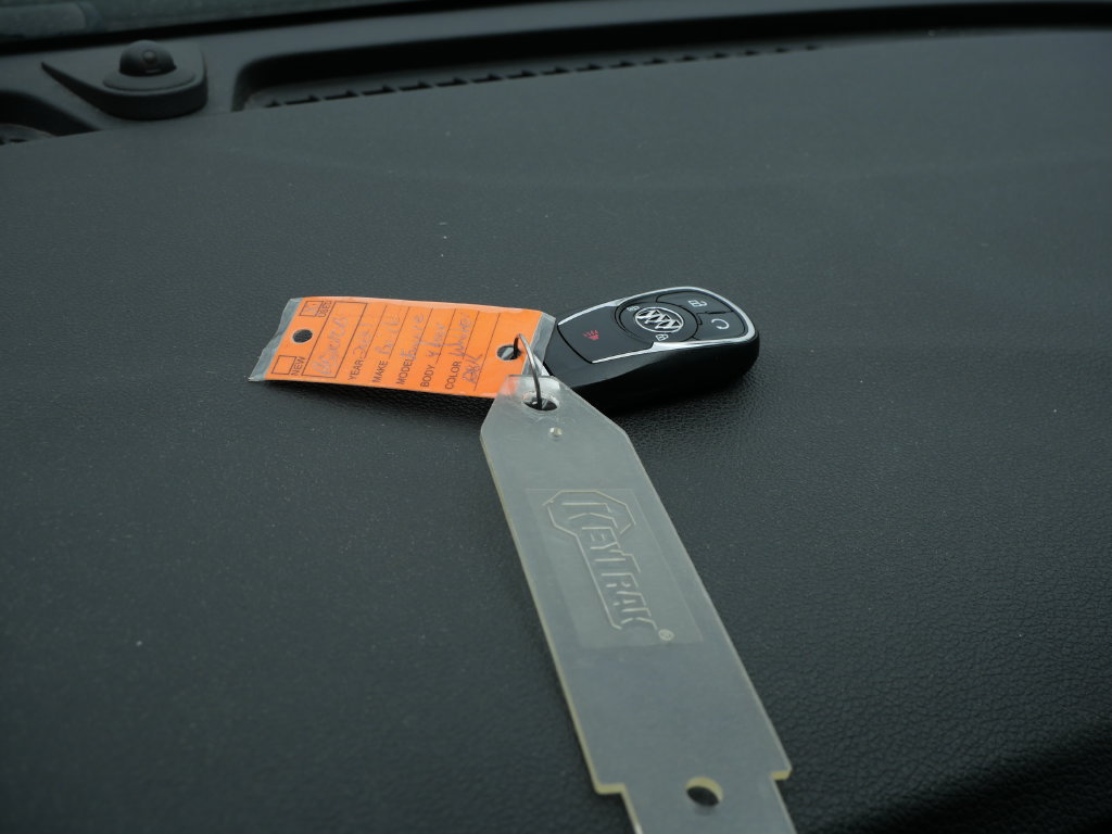 Used 2021 Buick Encore Preferred FWD image 18